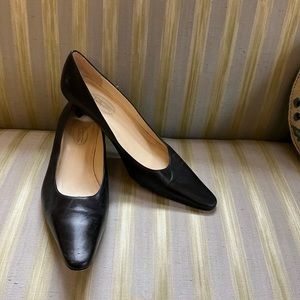 Talbots Black calfskin kitten heels 8M